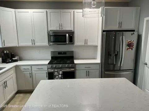 5669 Copper Creek Dr, Haslett, MI 48840 photo 6