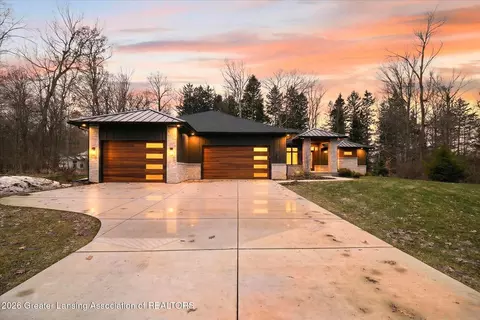 4339 River Glen Dr, Okemos, MI 48864