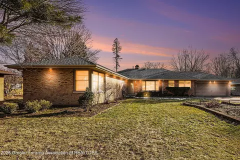 2875 Roseland Ave, East Lansing, MI 48823