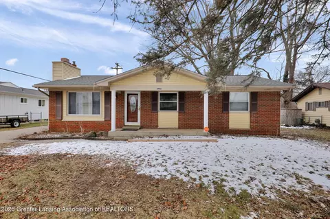 3945 Windward Dr, Lansing, MI 48911