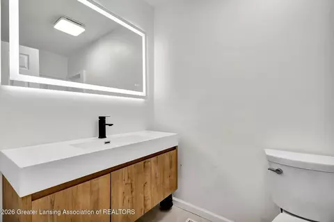 Bath - 3945 Windward Dr, Lansing, MI 48911 photo 1 of 2