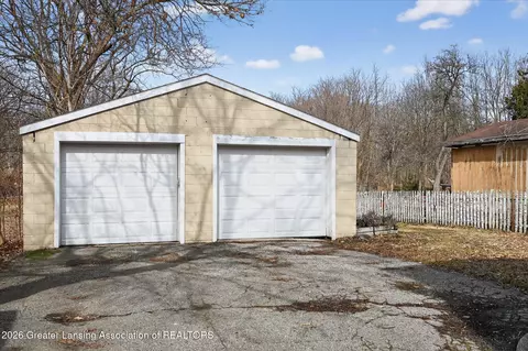 Exterior - 124 W Willow St, Lansing, MI 48906 photo 6 of 10