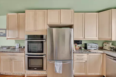 Kitchen - 124 W Willow St, Lansing, MI 48906 photo 4 of 4