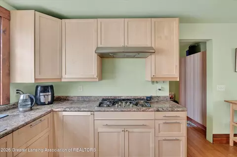 Kitchen - 124 W Willow St, Lansing, MI 48906 photo 2 of 4