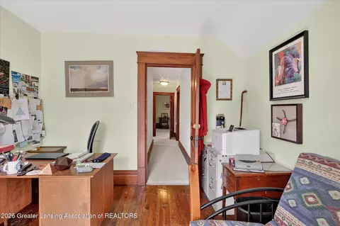 Entry Way - 124 W Willow St, Lansing, MI 48906 photo 6 of 8