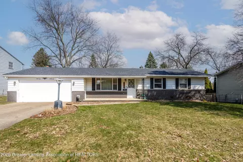 4236 Oakcrest Dr, Lansing, MI 48917