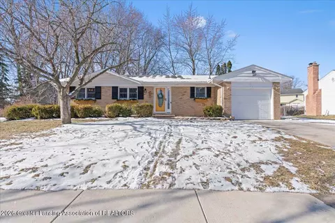 1981 Rutgers Cir, East Lansing, MI 48823