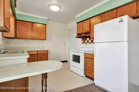 Kitchen - 8825 Seney Dr, Dimondale, MI 48821 photo 2 of 6