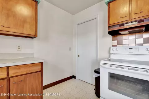 Kitchen - 8825 Seney Dr, Dimondale, MI 48821 photo 6 of 6