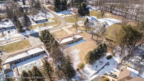View/Area - 1448 Primrose Ln, Dewitt, MI 48820 photo 4 of 5