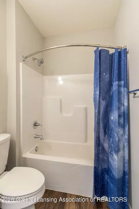 Bath - 5603 Copper Creek Dr, Haslett, MI 48840 photo 2 of 7