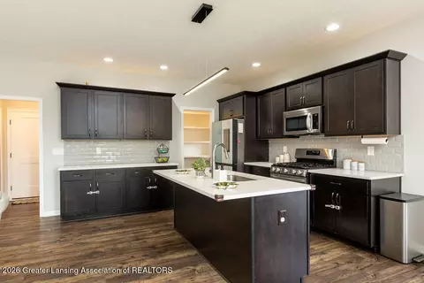 Kitchen - 5603 Copper Creek Dr, Haslett, MI 48840 photo 1 of 6