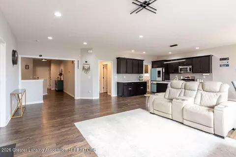 Entry Way - 5603 Copper Creek Dr, Haslett, MI 48840 photo 4 of 7