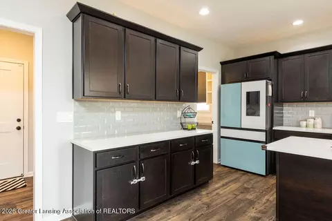 Kitchen - 5603 Copper Creek Dr, Haslett, MI 48840 photo 3 of 6