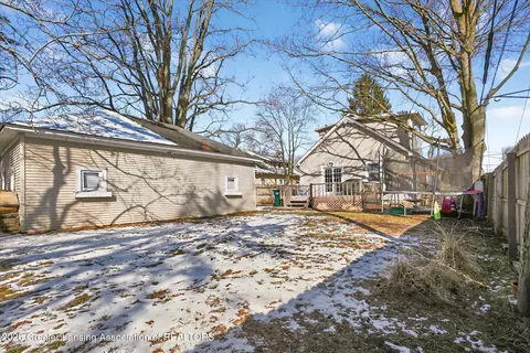Exterior - 1406 E Mount Hope Ave, Lansing, MI 48910 photo 10 of 11