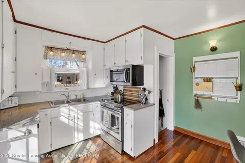 Kitchen - 1406 E Mount Hope Ave, Lansing, MI 48910 photo 3 of 4