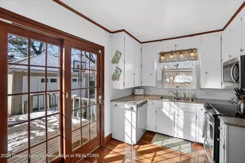 Kitchen - 1406 E Mount Hope Ave, Lansing, MI 48910 photo 4 of 4