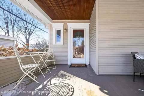 Exterior - 1406 E Mount Hope Ave, Lansing, MI 48910 photo 4 of 11