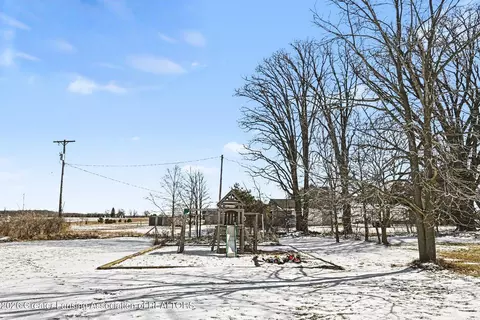 Exterior - 6260 W Chadwick Rd, Dewitt, MI 48820 photo 4 of 4