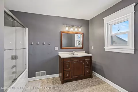 Bath - 6260 W Chadwick Rd, Dewitt, MI 48820 photo 1 of 4