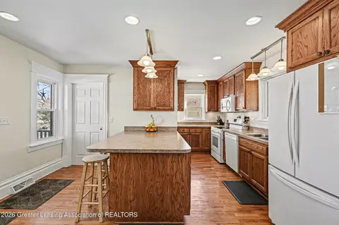 Kitchen - 6260 W Chadwick Rd, Dewitt, MI 48820 photo 2 of 4