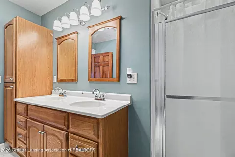 Bath - 6260 W Chadwick Rd, Dewitt, MI 48820 photo 4 of 4