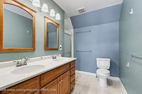 Bath - 6260 W Chadwick Rd, Dewitt, MI 48820 photo 3 of 4