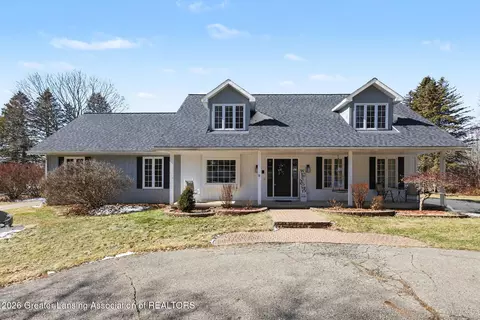 10033 Woodland Acres Dr, Grand Ledge, MI 48837