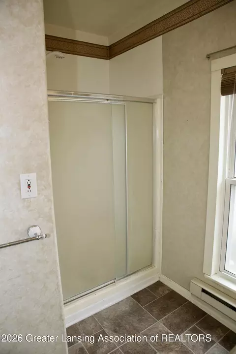 Bath - 334 Elm St, Mason, MI 48854 photo 2 of 4