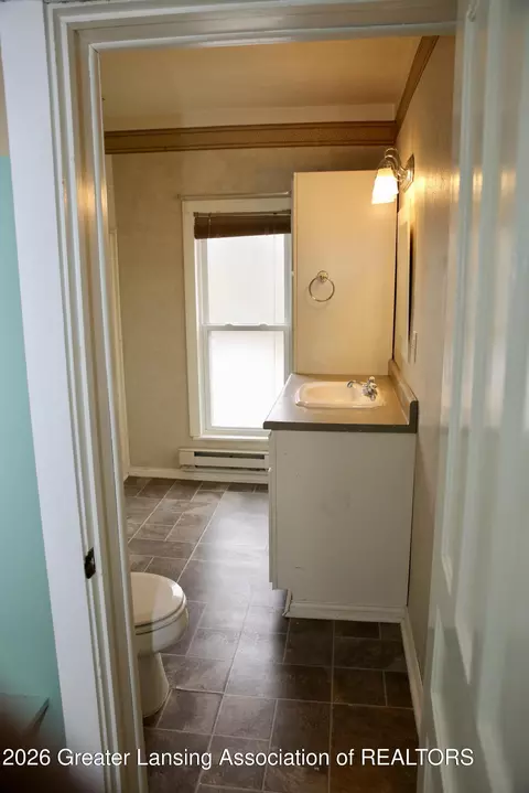 Bath - 334 Elm St, Mason, MI 48854 photo 1 of 4