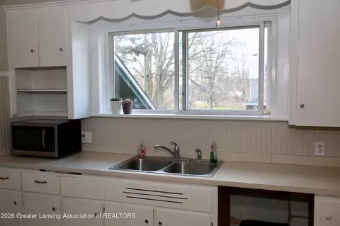 Kitchen - 334 Elm St, Mason, MI 48854 photo 2 of 4