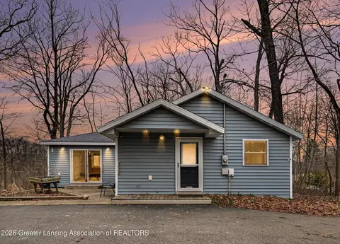 611 W Dexter Trl, Mason, MI 48854