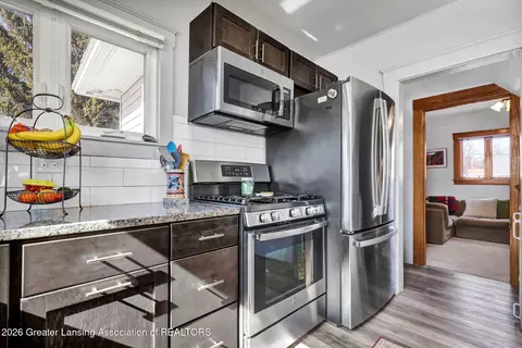Kitchen - 2701 Creston Ave, Lansing, MI 48906 photo 3 of 5