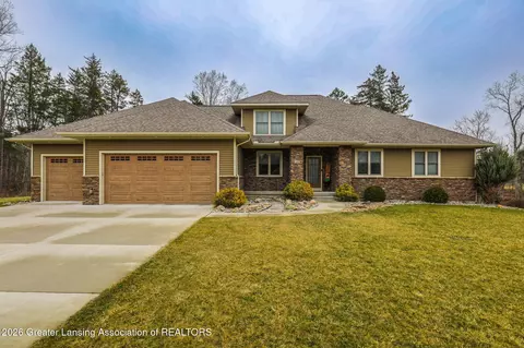 3204 Trillium Dr, Lansing, MI 48906