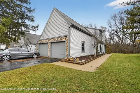 1800 Nemoke Trl, Haslett, MI 48840