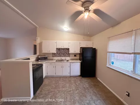 Kitchen - 4113 Heathgate Dr, Lansing, MI 48911 photo 2 of 2