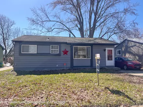 4113 Heathgate Dr, Lansing, MI 48911