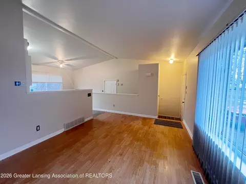 Living - 4113 Heathgate Dr, Lansing, MI 48911 photo 2 of 2