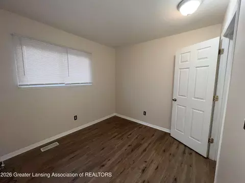 Bedroom - 4113 Heathgate Dr, Lansing, MI 48911 photo 2 of 4