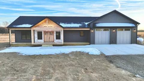 5895 W Plains Rd, Eaton Rapids, MI 48827