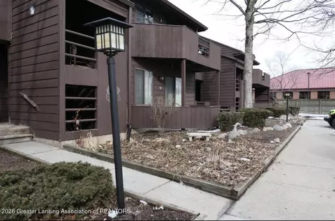 205 E Jolly Rd #6, Lansing, MI 48910