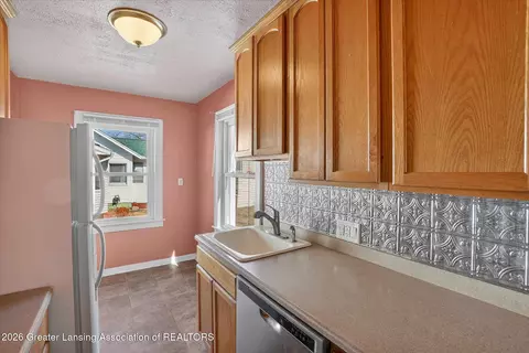 Kitchen - 1905 Walnut St, Holt, MI 48842 photo 4 of 4
