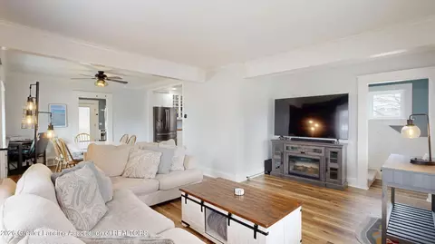 Living - 337 Green St, Perry, MI 48872 photo 2 of 2