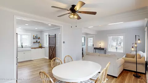 Dining - 337 Green St, Perry, MI 48872 photo 2 of 3