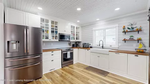 Kitchen - 337 Green St, Perry, MI 48872 photo 2 of 3