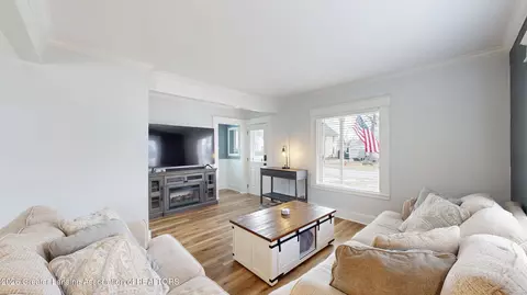 Living - 337 Green St, Perry, MI 48872 photo 1 of 2