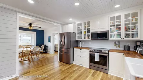 Kitchen - 337 Green St, Perry, MI 48872 photo 3 of 3
