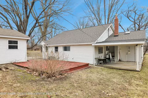 Exterior - 7571 N Hartel Rd, Grand Ledge, MI 48837 photo 3 of 9