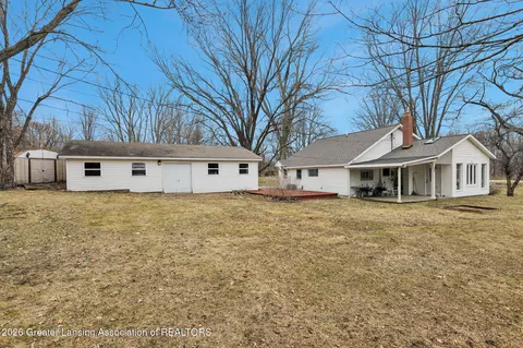 Exterior - 7571 N Hartel Rd, Grand Ledge, MI 48837 photo 5 of 9