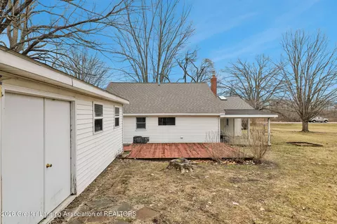 Exterior - 7571 N Hartel Rd, Grand Ledge, MI 48837 photo 4 of 9